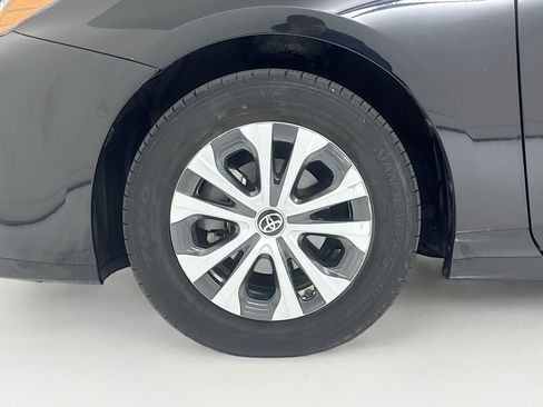 Used 2019 Toyota Prius XLE image 23