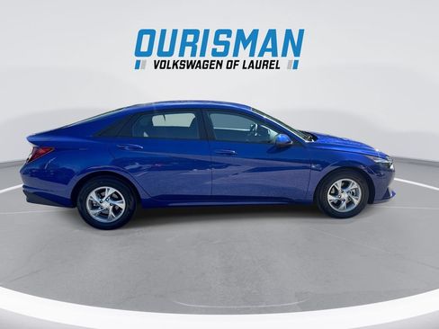 Used 2023 Hyundai Elantra SE w/ Cargo Package FWD image 9