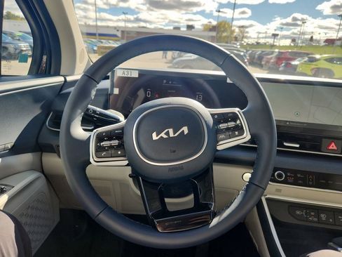 New 2026 Kia Carnival EX image 13