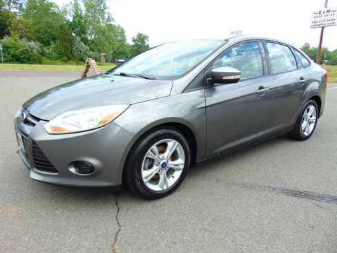 Used 2013 Ford Focus SE FWD image 27