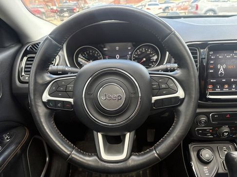 Used 2018 Jeep Compass Limited w/ Navigation Group AWD/4WD image 15