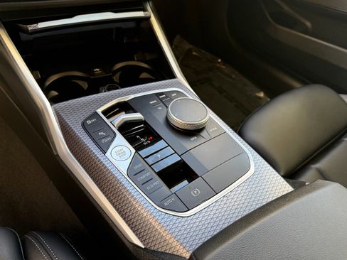 Used 2025 BMW 330i Sedan w/ Convenience Package image 30