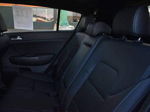 Used 2022 Kia Sportage Nightfall Edition image 16