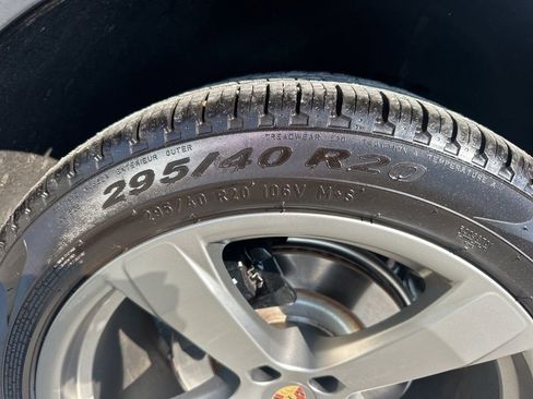 Used 2023 Porsche Macan Turbo image 35