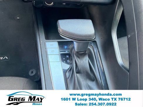 Used 2025 Hyundai Elantra SE FWD image 20