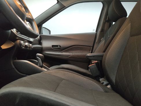 Used 2020 Nissan Kicks S FWD image 17