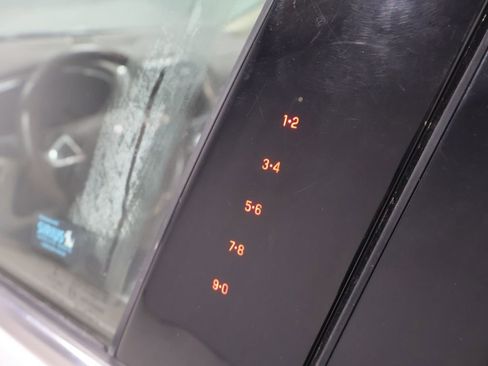 Used 2017 Ford Fusion Platinum image 8