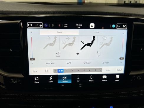 New 2027 Chrysler Pacifica Select AWD/4WD image 17