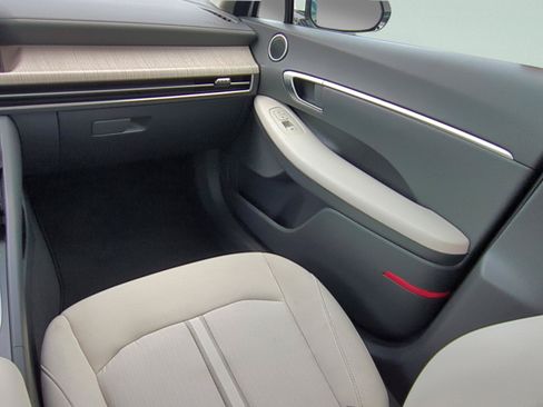 Certified 2025 Hyundai Sonata SEL FWD image 12