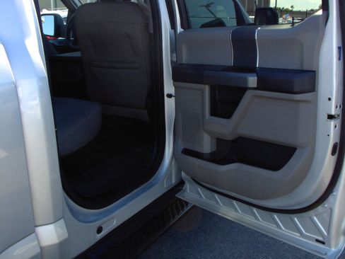 Used 2016 Ford F150 XLT AWD/4WD image 28