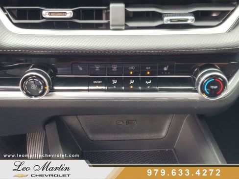 Used 2026 Chevrolet Equinox LT FWD image 23