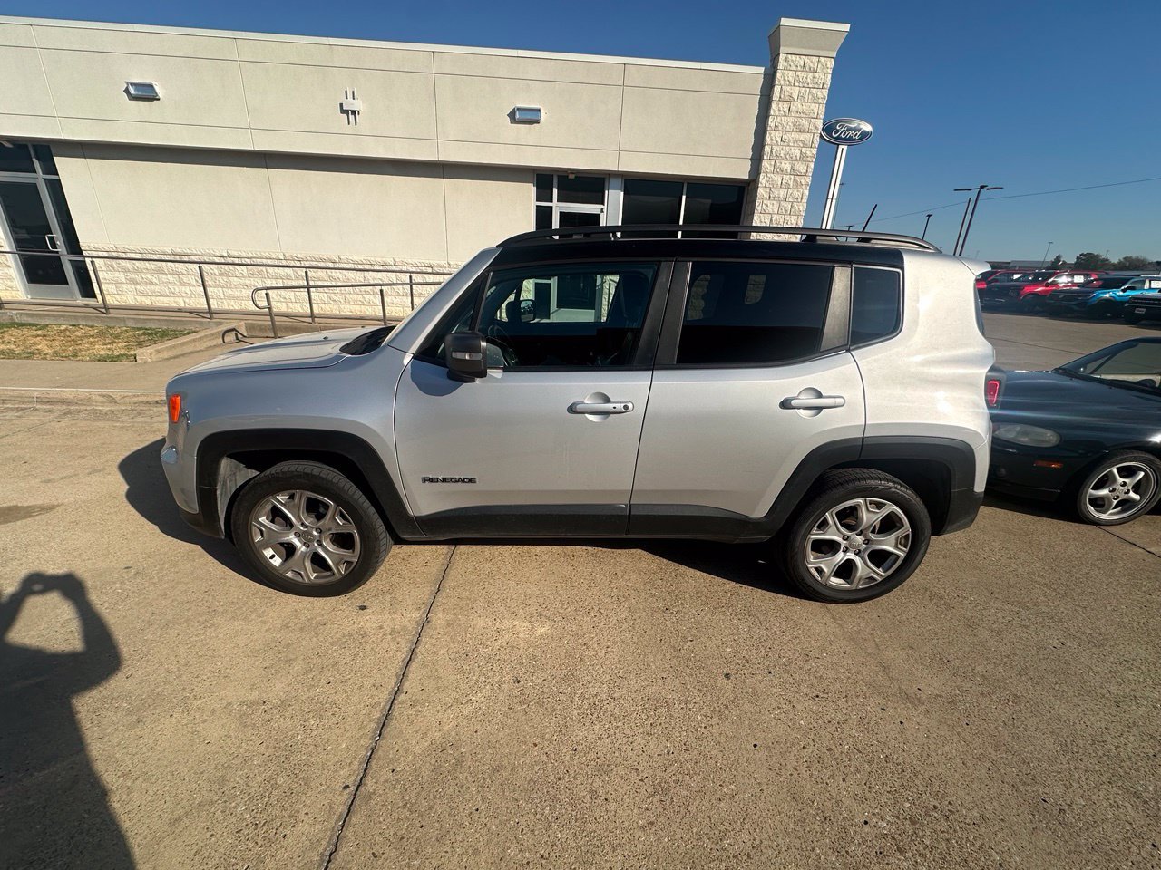 Used 2019 Jeep Renegade Limited AWD/4WD image 3
