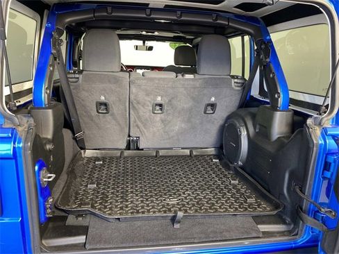 Used 2023 Jeep Wrangler Unlimited Rubicon w/ LED Lighting Group image 8