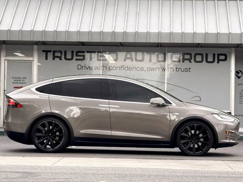Used 2016 Tesla Model X 90D AWD/4WD image 5