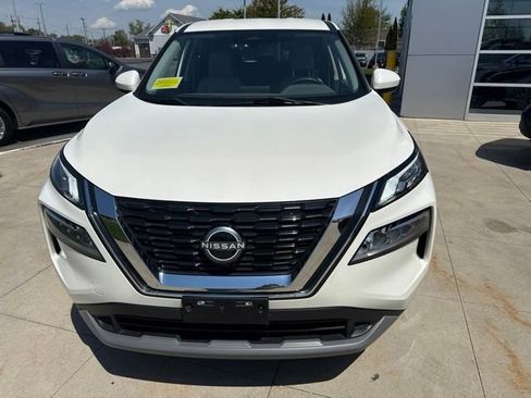 Used 2023 Nissan Rogue SV AWD/4WD image 2