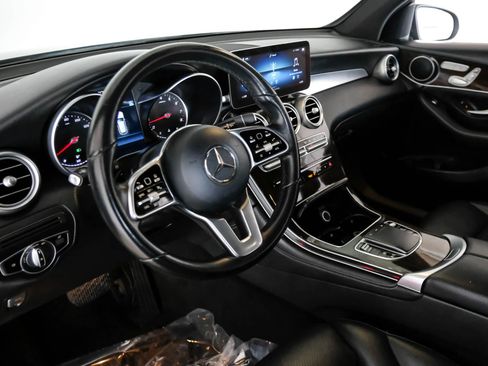 Used 2020 Mercedes-Benz GLC 300 4MATIC image 2