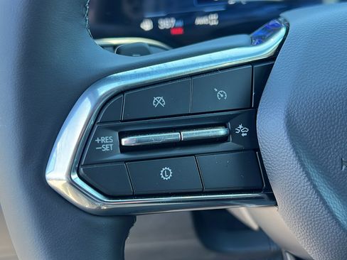 New 2026 Chevrolet Equinox ACTIV AWD/4WD image 24