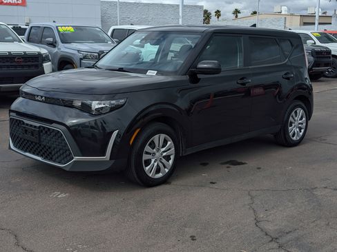 Used 2023 Kia Soul LX image 5