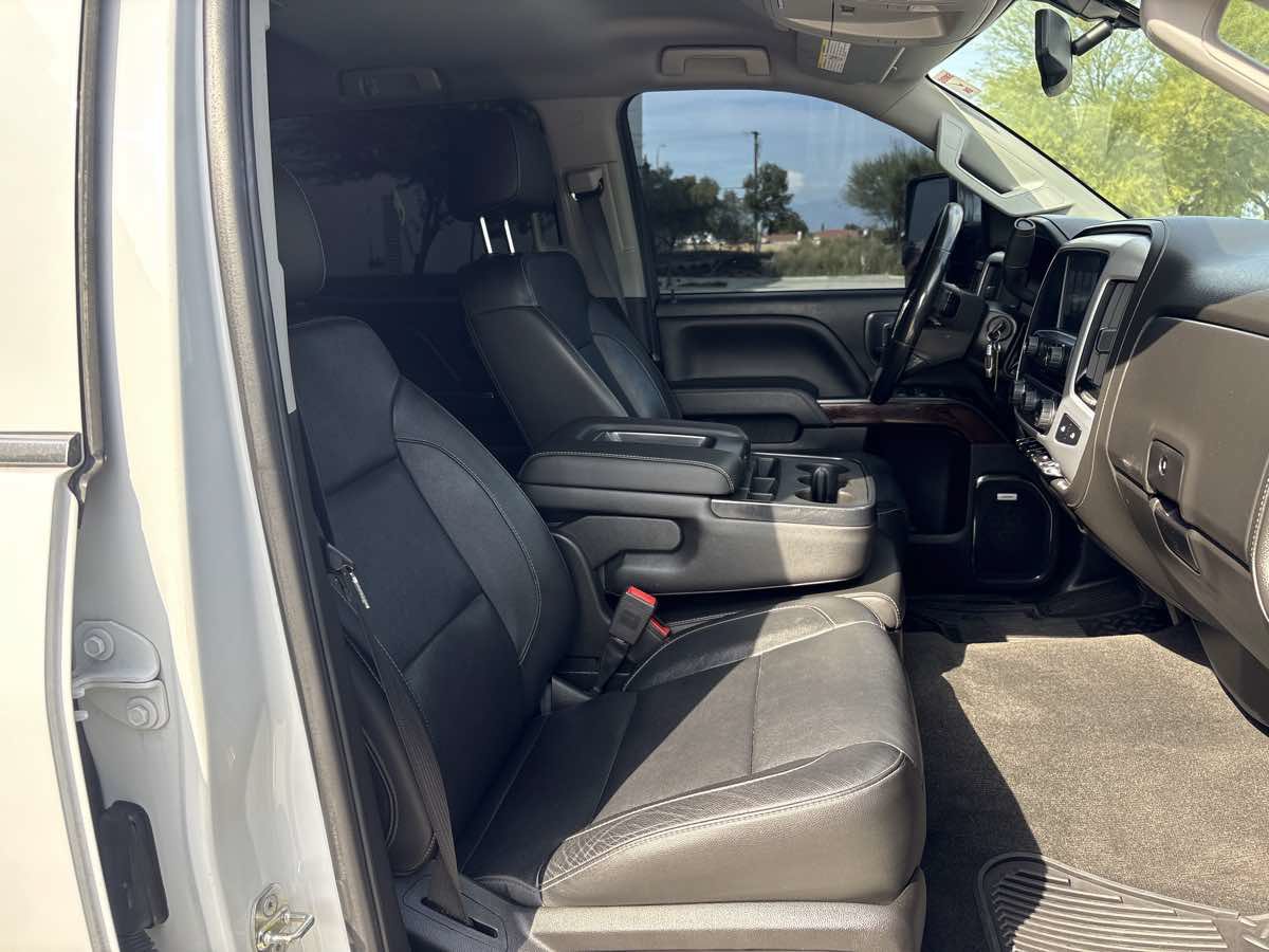 Used 2018 GMC Sierra 2500 SLT w/ Duramax Plus Package AWD/4WD image 16