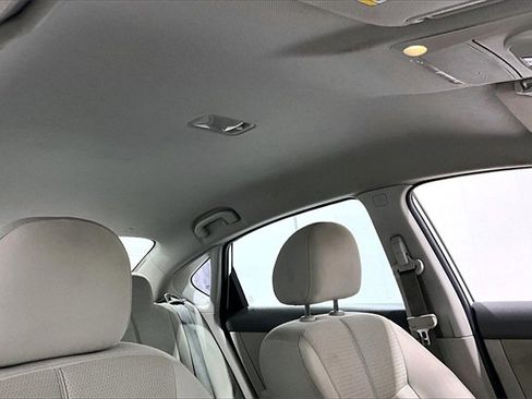 Used 2014 Nissan Sentra S image 28