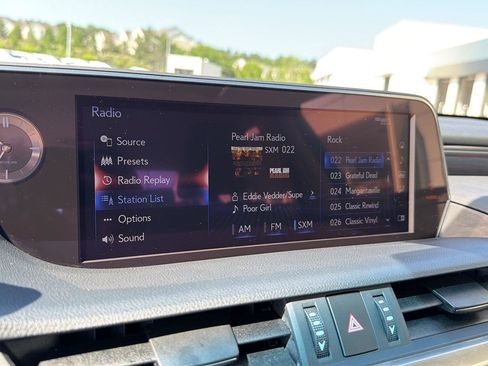 Certified 2021 Lexus ES 350 w/ Premium Package FWD image 23