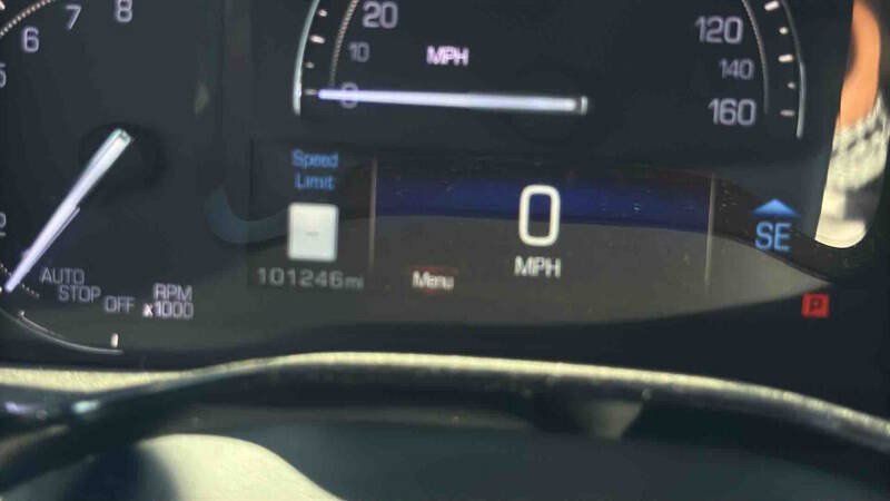 Used 2017 Cadillac XT5 Luxury w/ Driver Awareness Package FWD image 15