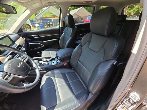 Used 2022 Kia Telluride EX w/ Towing Package image 11