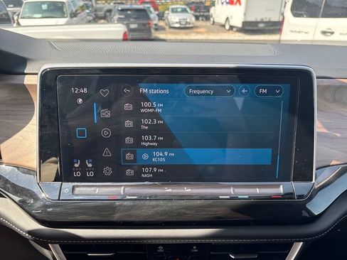 Used 2025 Volkswagen Atlas SE AWD/4WD image 14