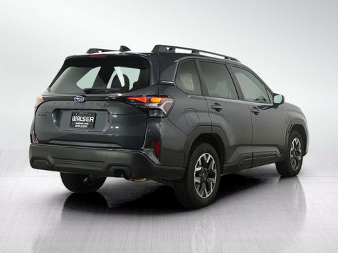 Used 2025 Subaru Forester Premium AWD/4WD image 5