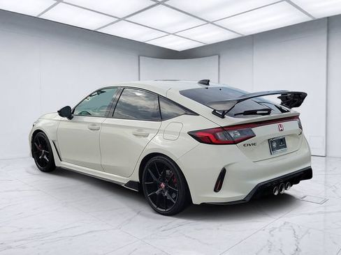 Used 2025 Honda Civic Type R image 3
