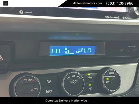 Used 2021 Toyota Tacoma SR5 w/ Trail Edition image 29