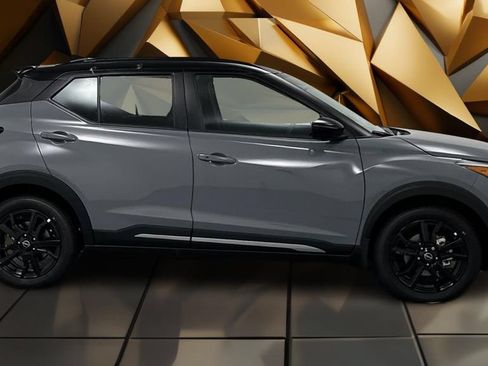 Used 2024 Nissan Kicks SR FWD image 4