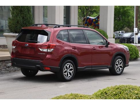 Certified 2023 Subaru Forester Premium AWD/4WD image 4