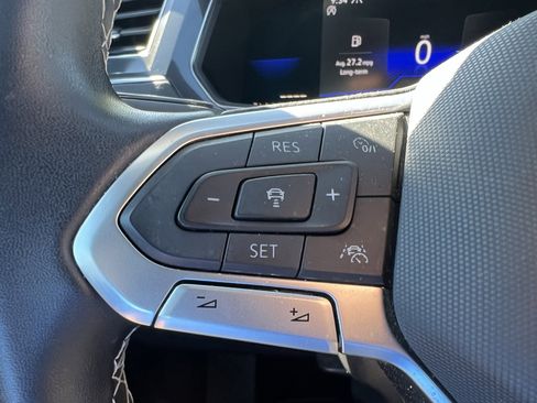 Used 2022 Volkswagen Tiguan SE w/ Panoramic Sunroof Package AWD/4WD image 19