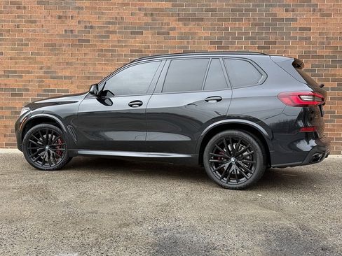 Used 2022 BMW X5 M50i w/ Executive Package image 3