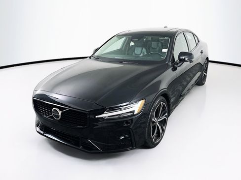 Used 2024 Volvo S60 B5 Plus image 3