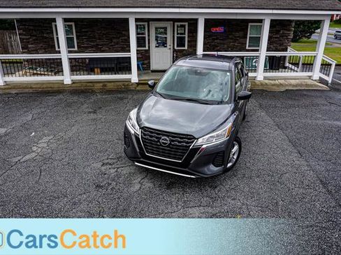 Used 2023 Nissan Kicks S image 3