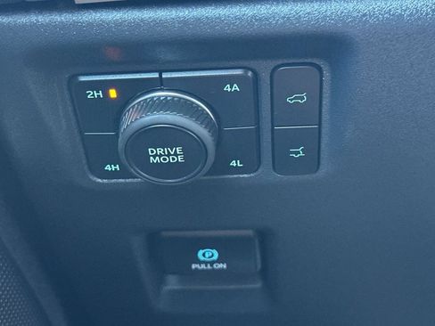 Used 2025 Ford Expedition Max Active AWD/4WD image 36