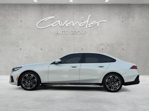 Used 2026 BMW 530i w/ M Sport Package RWD image 13