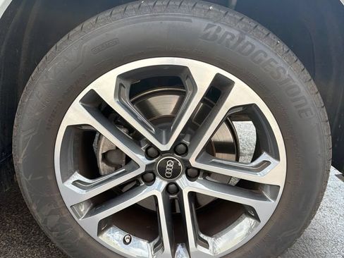 Certified 2025 Audi Q5 Premium w/ Convenience Package AWD/4WD image 11
