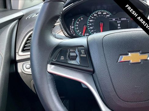 Used 2020 Chevrolet Trax LT w/ LT Convenience Package image 10