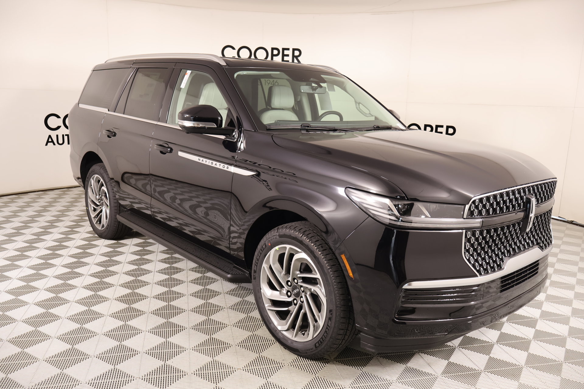 New 2026 Lincoln Navigator Premiere AWD/4WD image 1