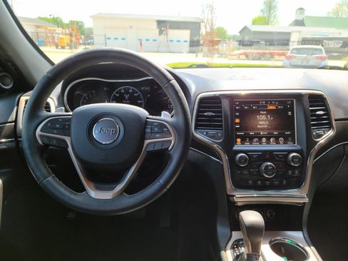 Used 2017 Jeep Grand Cherokee Limited AWD/4WD image 10