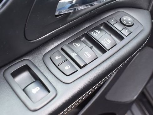 Used 2017 Dodge Grand Caravan SXT w/ Driver Convenience Group image 15