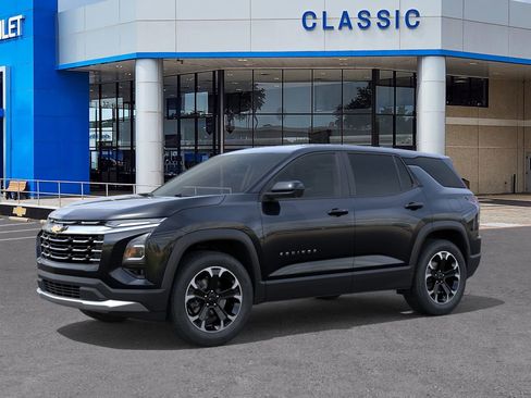 New 2026 Chevrolet Equinox LT image 2