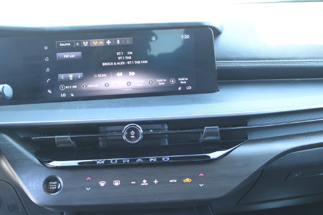 Used 2025 Nissan Murano SV FWD image 15