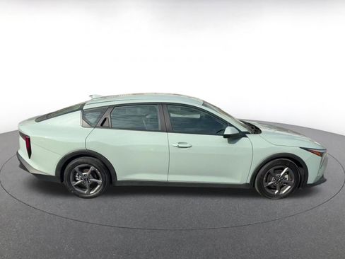 Used 2025 Kia K4 LXS image 16