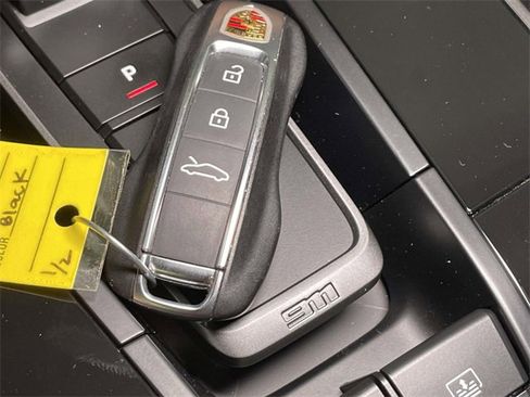 Used 2023 Porsche 911 Carrera image 41