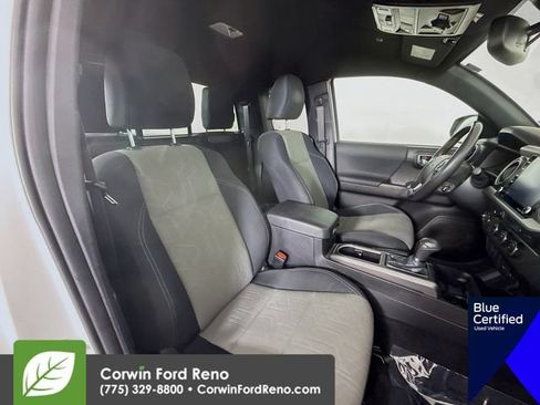 Used 2022 Toyota Tacoma TRD Off-Road w/ TRD Premium Off Road Package AWD/4WD image 29