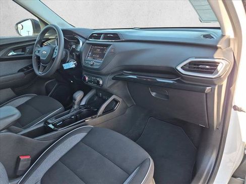 Used 2023 Chevrolet TrailBlazer LS FWD image 19